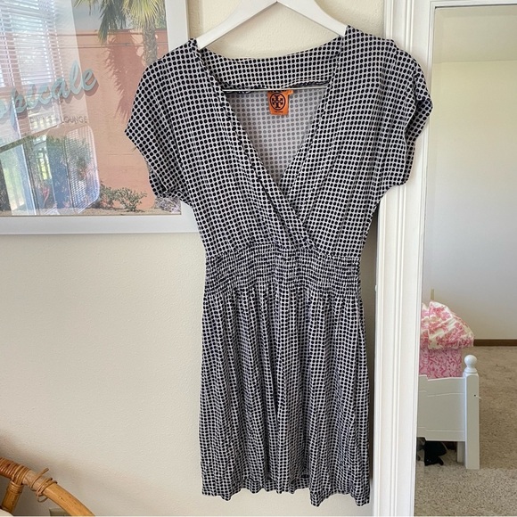 Tory Burch 100% Silk Polka Dot Short Sleeve Mini Dress in Size Small - Picture 2 of 6